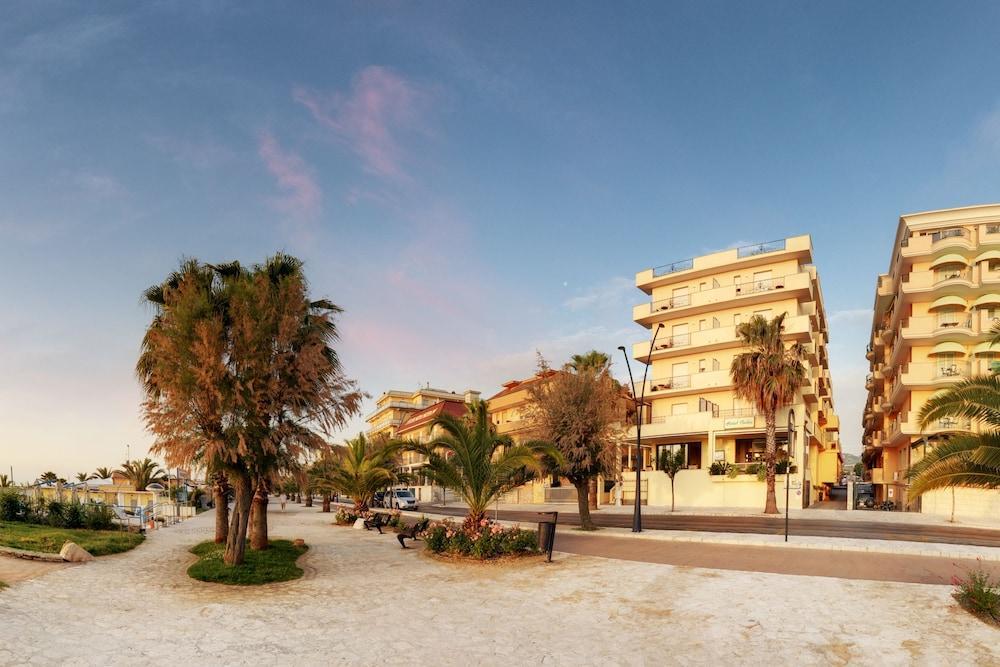 Hotel Bahia سان بنيديتّو ديل ترونتو المظهر الخارجي الصورة
